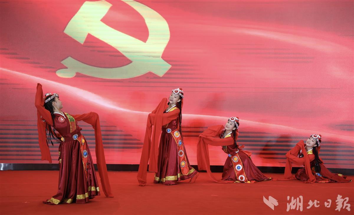 尽在苹果狠起来自家人都打,苹果新款手机11对比X,差距明显,知识共享无限可能